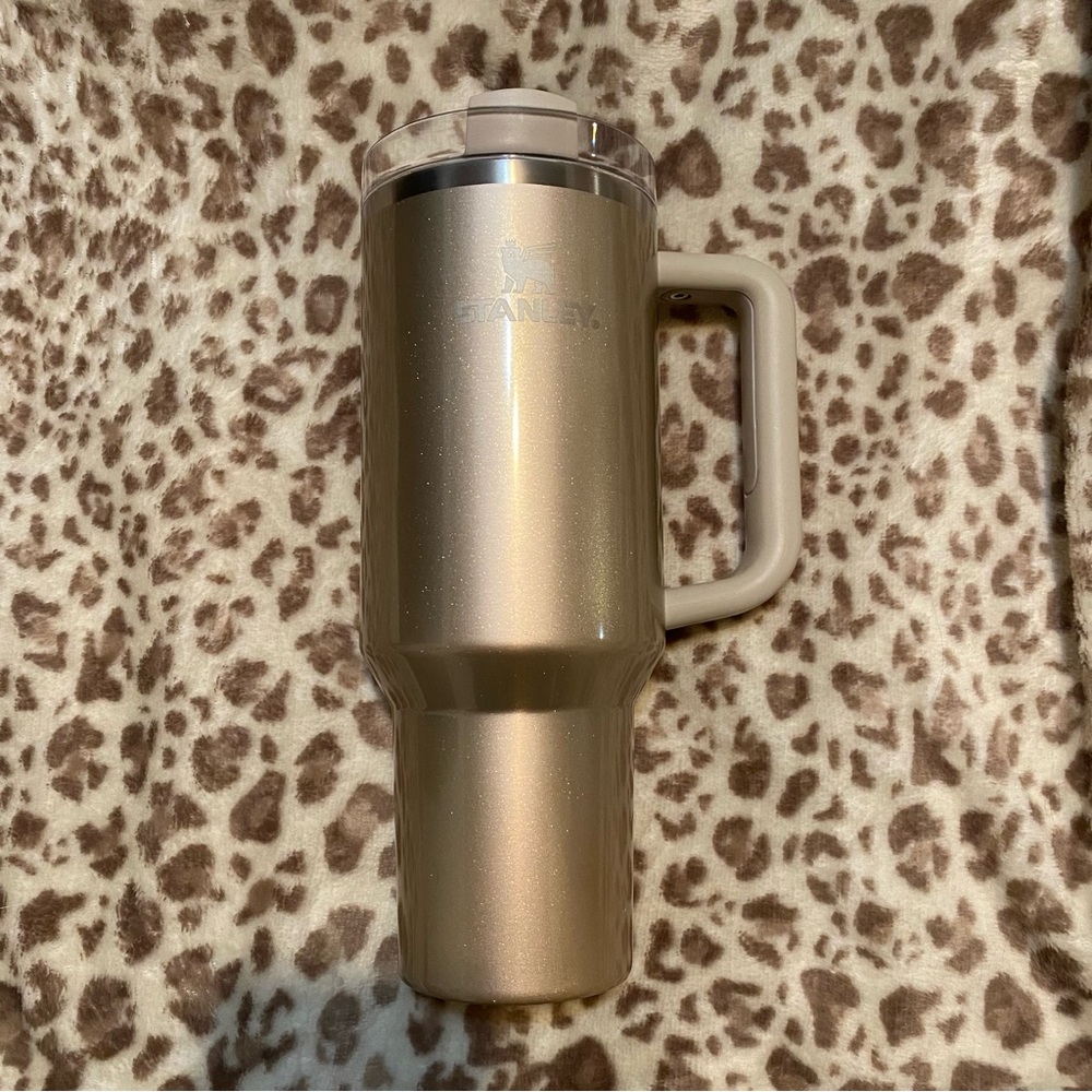 Stanley 40oz Tumbler GOLD ELF